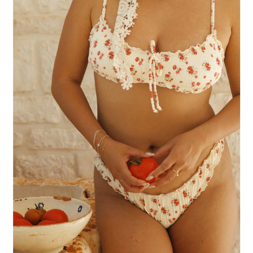 Dippin Daisy Bonita Ruffled Bikini SET - Picture 2 of 4